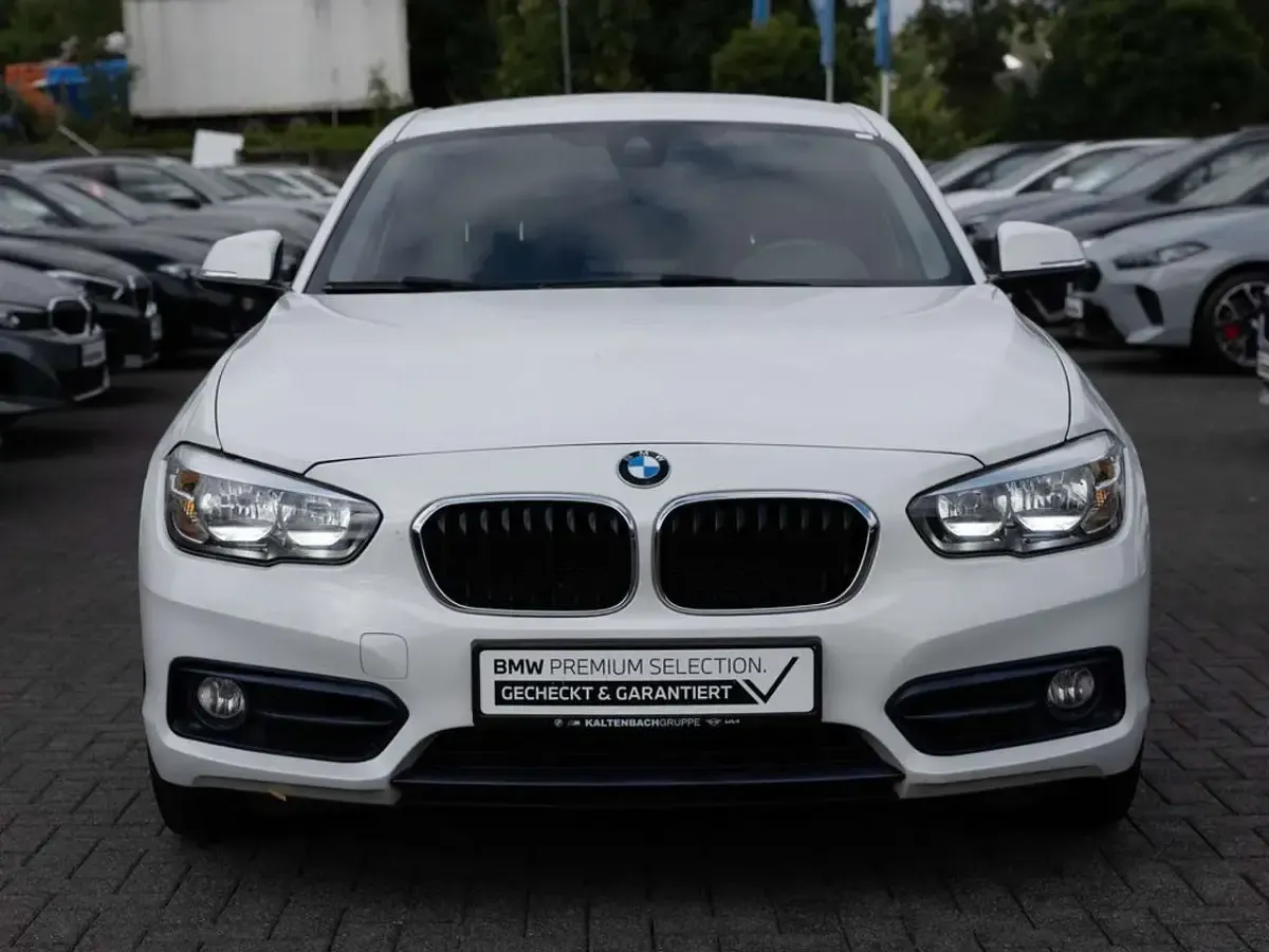 Gebraucht BMW 120 Sport Line 184 PS (135 kW) 2017 Weiß Limousine