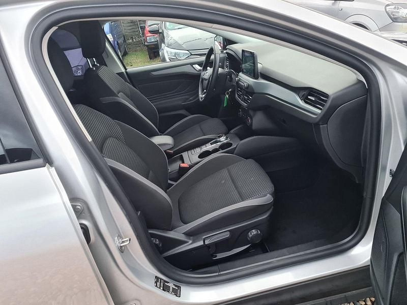 Gebraucht Ford Focus 120 PS (88 kW) 2022 Silber Kombi