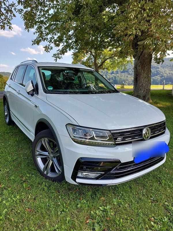 Weiß Gebraucht 2016 VW Tiguan R-line SUV | 19.900 € (Guter Preis) - Bild 1/4