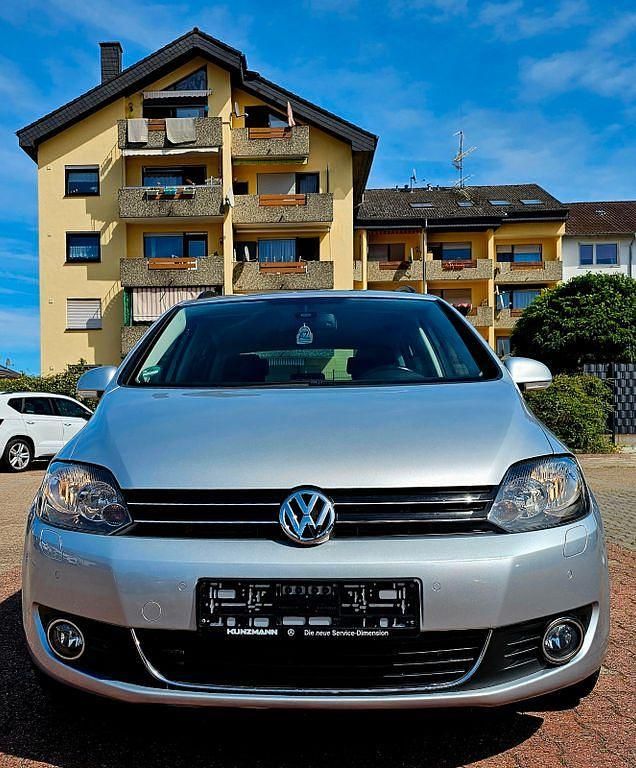 Silber Gebraucht 2013 VW Golf VII Life Limousine | 10.590 € (Guter Preis) - Bild 1/4