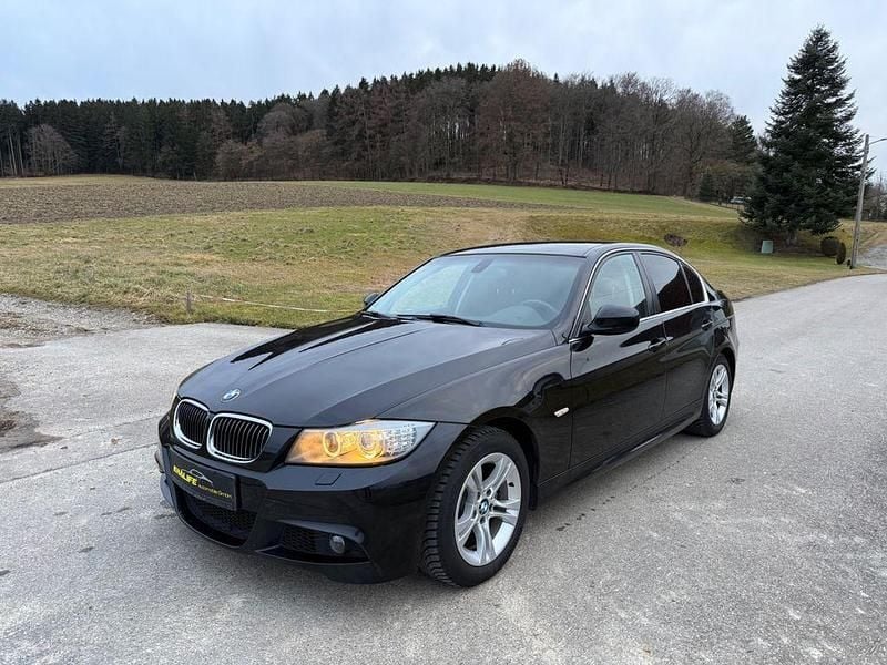 Gebraucht BMW 318 Comfort Edition 143 PS (105 kW) 2011 Schwarz Limousine