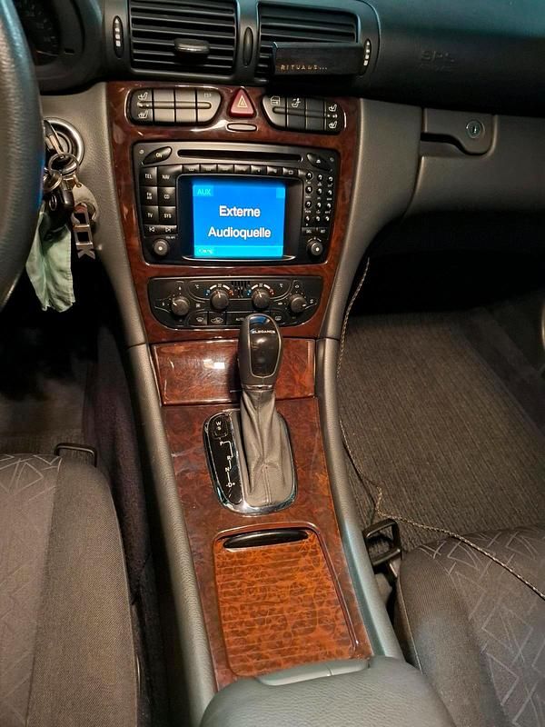 Gebraucht Mercedes C320 218 PS (160 kW) 2001 Blau Limousine