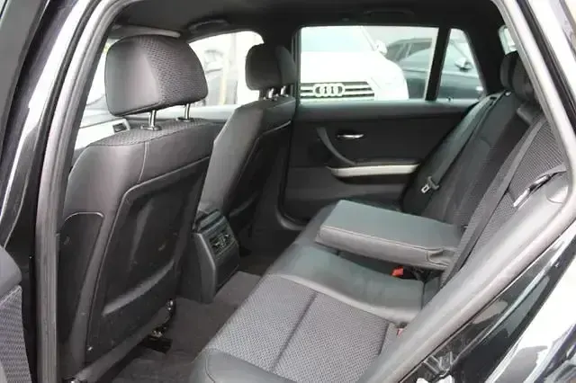 Usata BMW 320 Sport Line 184 CV (135 kW) 2011 Nero Berlina