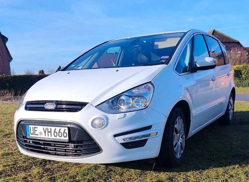 Gebraucht Ford S-MAX Titanium 200 PS (147 kW) 2013 Weiß Van / Kleinbus