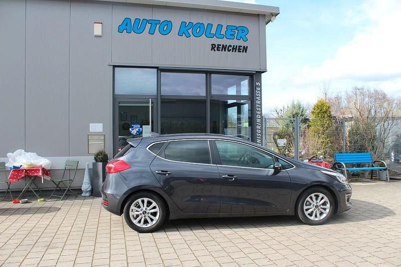 Gebraucht Kia Ceed Spirit 135 PS (99 kW) 2017 Grau Kleinwagen