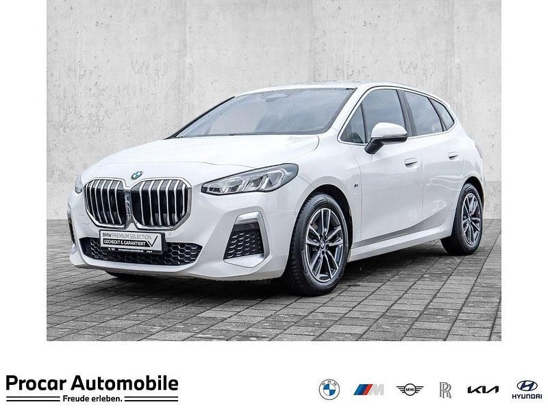Weiß Gebraucht 2023 BMW 218 Active Tourer M Sport Van / Kleinbus | 25.495 € (Guter Preis) - Bild 1/4