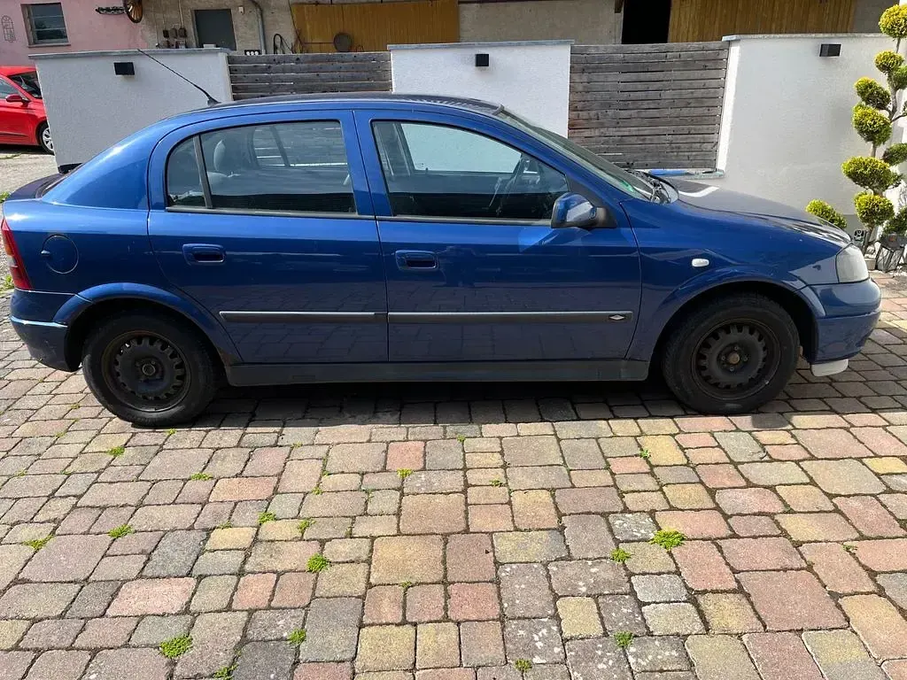 Gebraucht Opel Astra 103 PS (75 kW) 2003 Blau Limousine