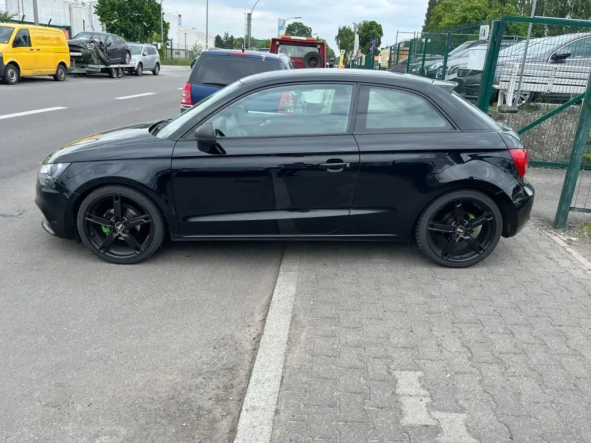 Gebraucht Audi A1 Ambition 90 PS (66 kW) 2012 Schwarz Kleinwagen