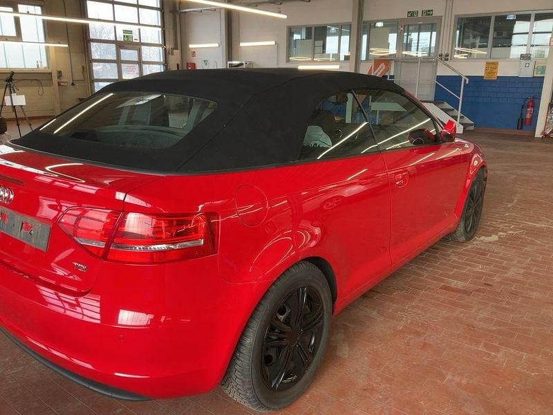 Gebraucht Audi A3 Cabriolet Ambition 140 PS (102 kW) 2012 Rot Cabrio