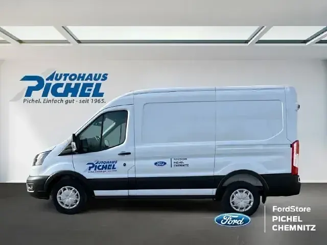 Gebraucht Ford Transit Trend 131 PS (96 kW) 2023 Weiß Van