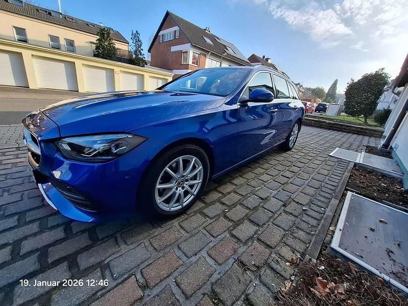 Gebraucht Mercedes C180 170 PS (125 kW) 2022 Blau Kombi