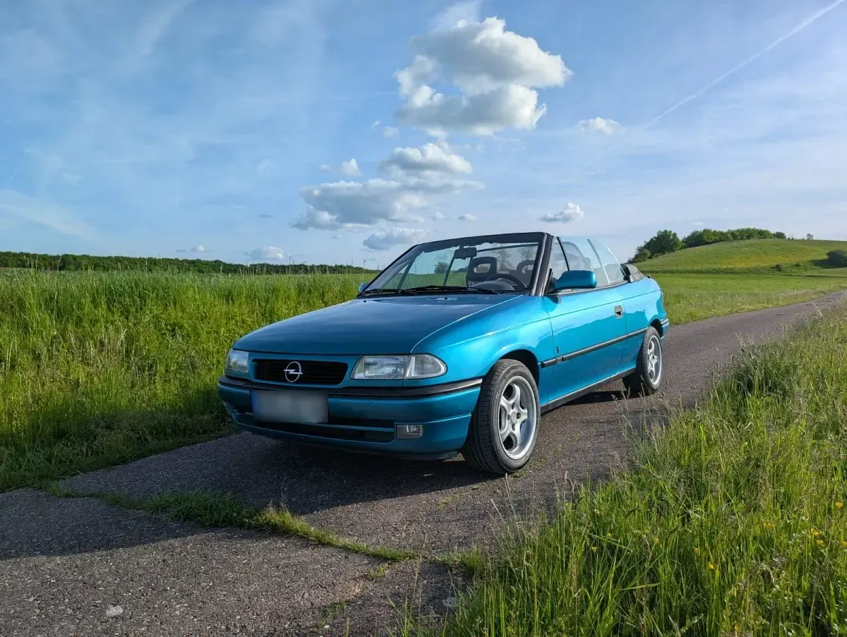 Gebraucht Opel Astra Cabriolet Edition 71 PS (52 kW) 1996 Blau Cabrio