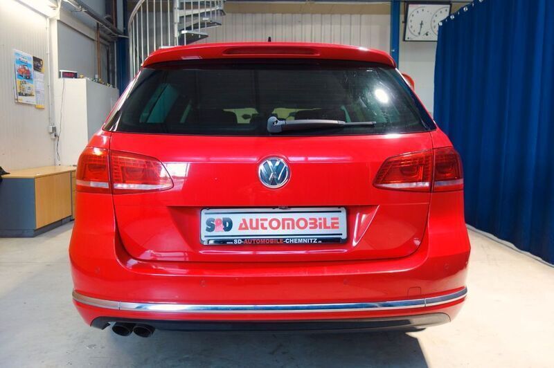 Gebraucht VW Passat R-line BlueMotion 177 PS (130 kW) 2013 Rot Kombi