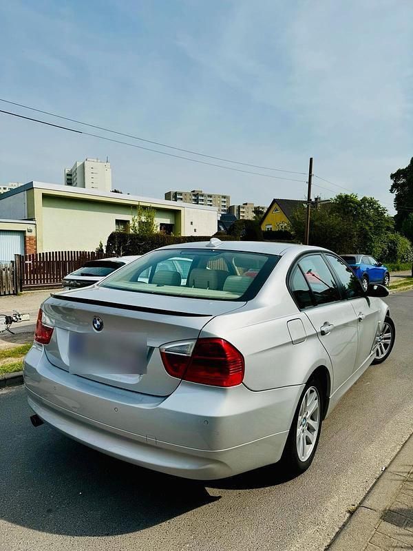 Gebraucht BMW 320 163 PS (119 kW) 2006 Silber Limousine