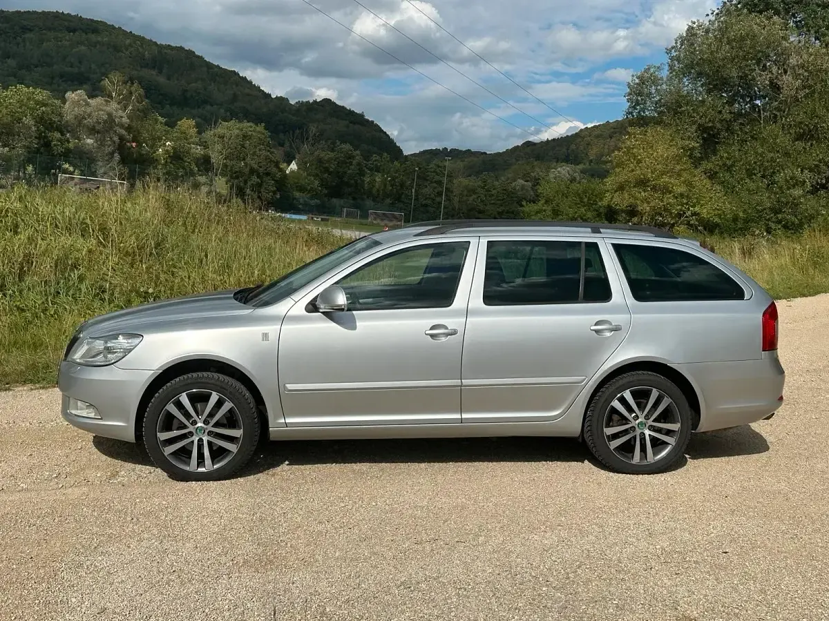 Gebraucht Skoda Octavia 140 PS (102 kW) 2013 Silber Kombi