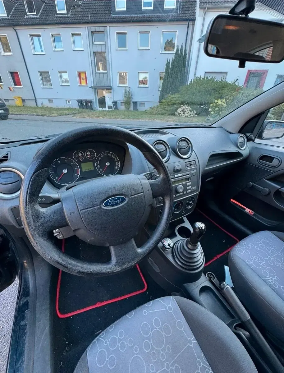 Gebraucht Ford Fiesta 60 PS (44 kW) 2005 Blau Kleinwagen