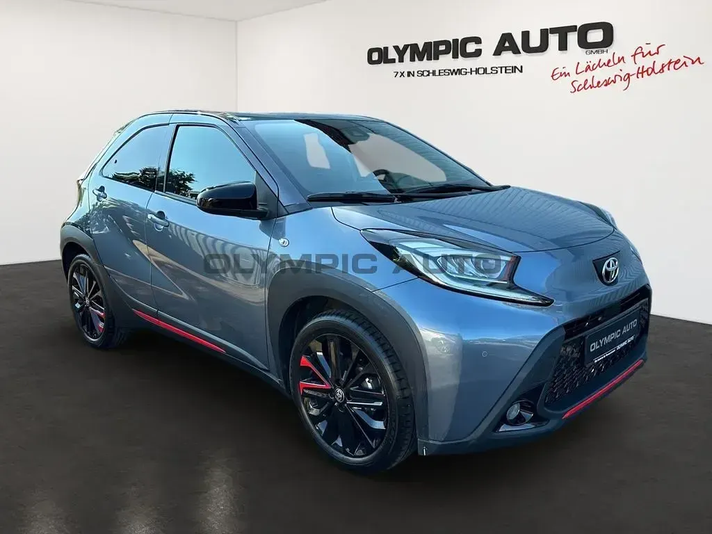 Gebraucht Toyota Aygo X 72 PS (52 kW) 2023 Celestite grey (1k3)/ grey met SUV