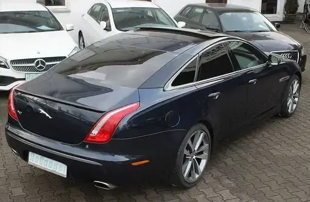 Gebraucht Jaguar XJ Portfolio 275 PS (202 kW) 2012 Blau Limousine