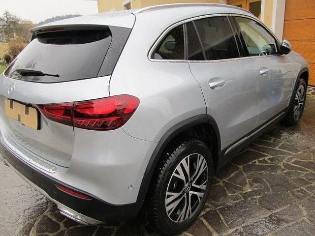Gebraucht Mercedes GLA220 190 PS (139 kW) 2024 Silber SUV