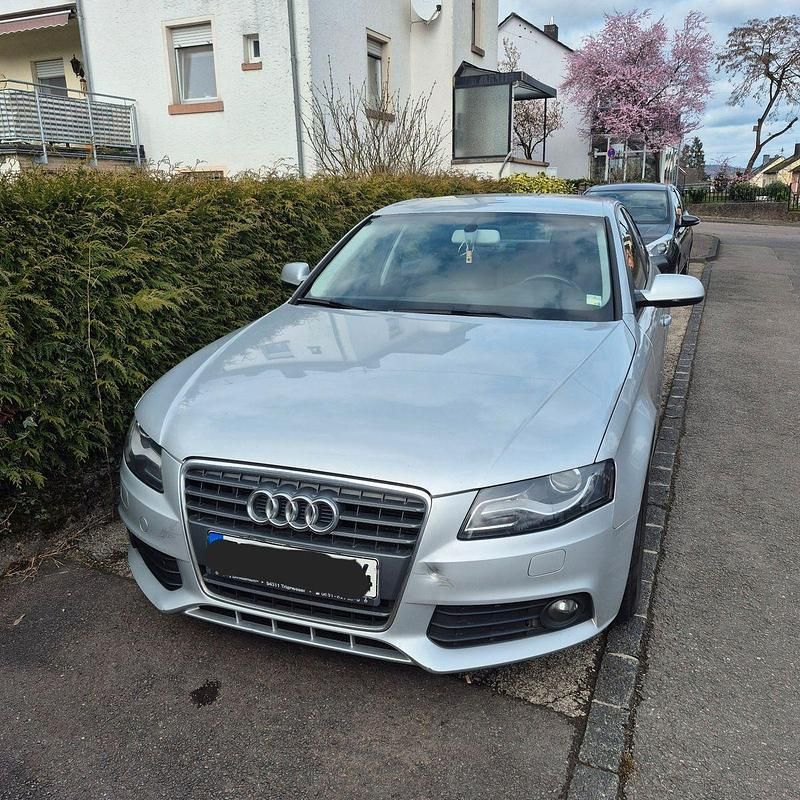 Gebraucht Audi A4 136 PS (100 kW) 2011 Silber Limousine