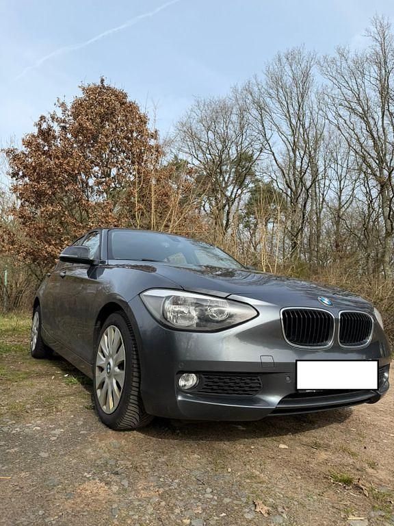 Gebraucht BMW 116 136 PS (100 kW) 2011 Grau Kleinwagen