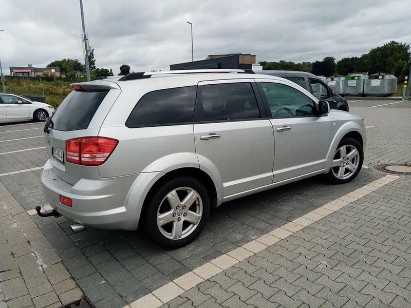 Gebraucht Dodge Journey SE 170 PS (125 kW) 2010 Silber SUV