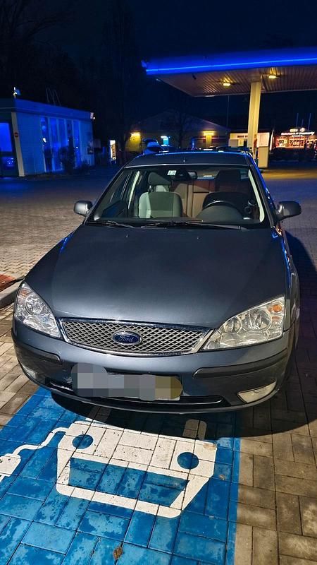 Gebraucht Ford Mondeo 131 PS (96 kW) 2004 Blau Limousine