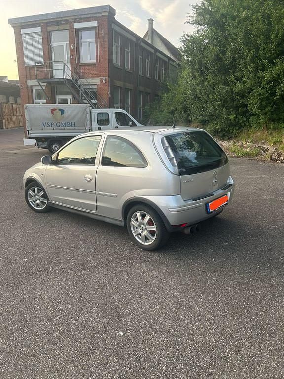 Gebraucht Opel Corsa 80 PS (58 kW) 2006 Silber Limousine