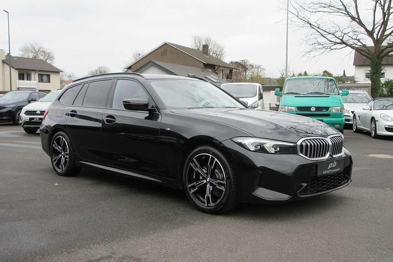 Gebraucht BMW 320 M Sport 190 PS (139 kW) 2025 Black sapphire metallic Kombi