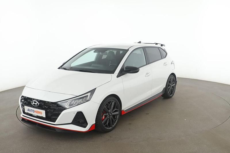 Weiß Gebraucht 2022 Hyundai i20 N Performance Limousine | 24.760 € (Etwas zu teuer) - Bild 1/3