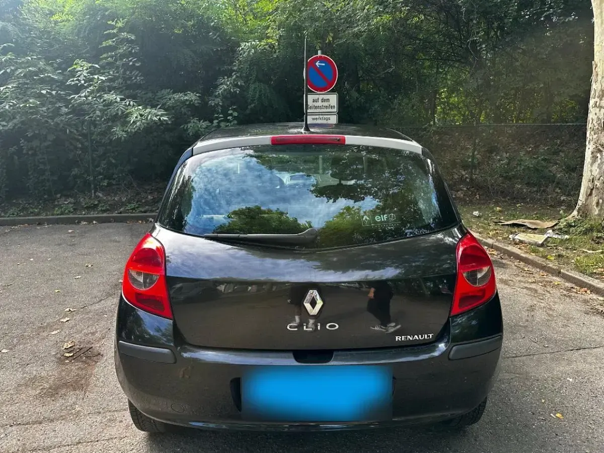 Gebraucht Renault Clio 75 PS (55 kW) 2006 Schwarz Kleinwagen