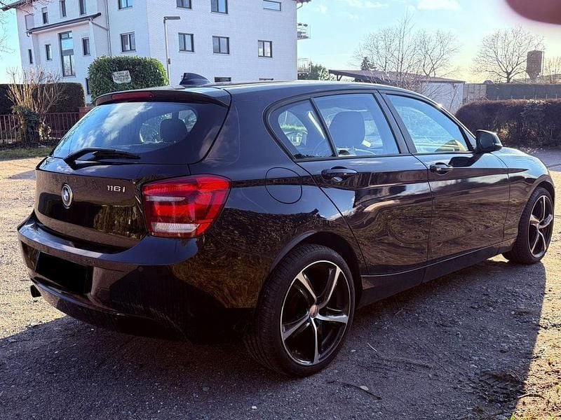 Gebraucht BMW 116 136 PS (100 kW) 2014 Schwarz Kleinwagen