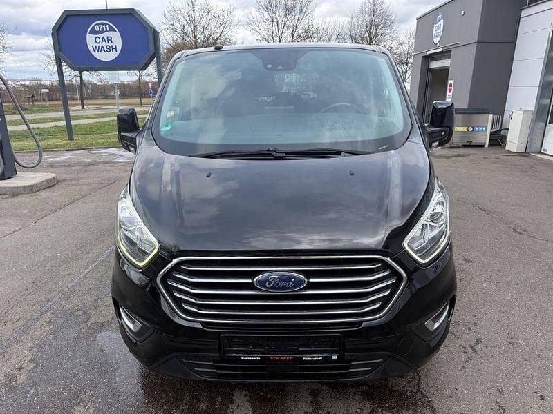 Gebraucht Ford Tourneo 170 PS (125 kW) 2018 Schwarz Van / Kleinbus