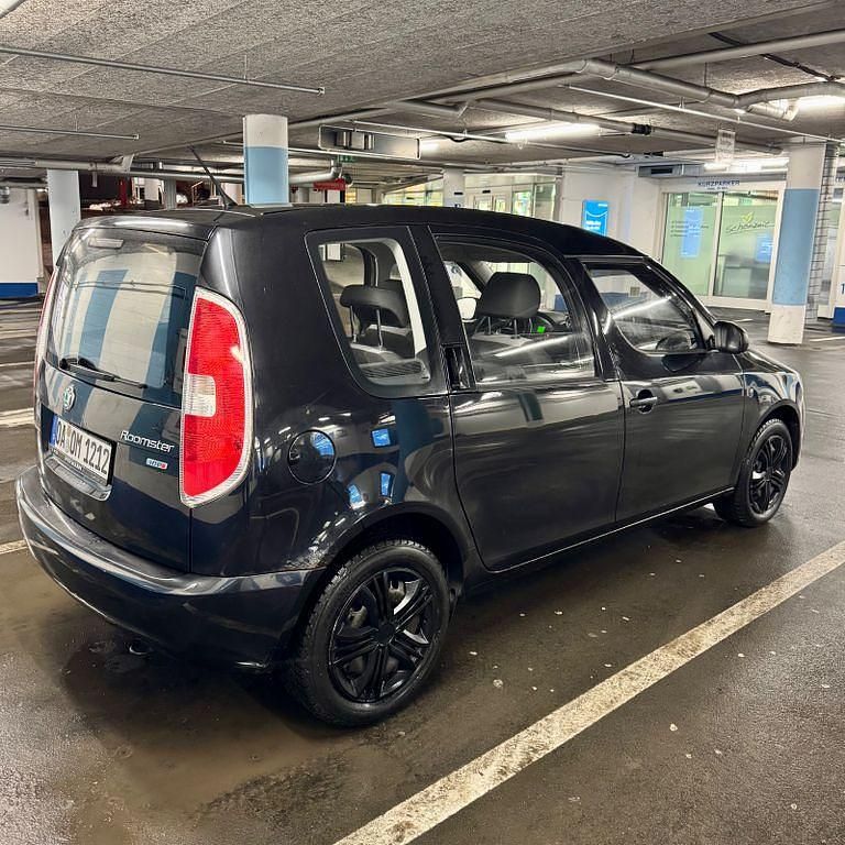 Gebraucht Skoda Roomster 69 PS (50 kW) 2012 Schwarz Van / Kleinbus