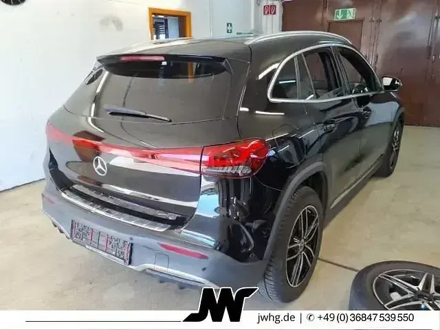 Gebraucht Mercedes EQA250 AMG line 139 kW (190 PS) 2022 Nachtschwarz  unilack SUV