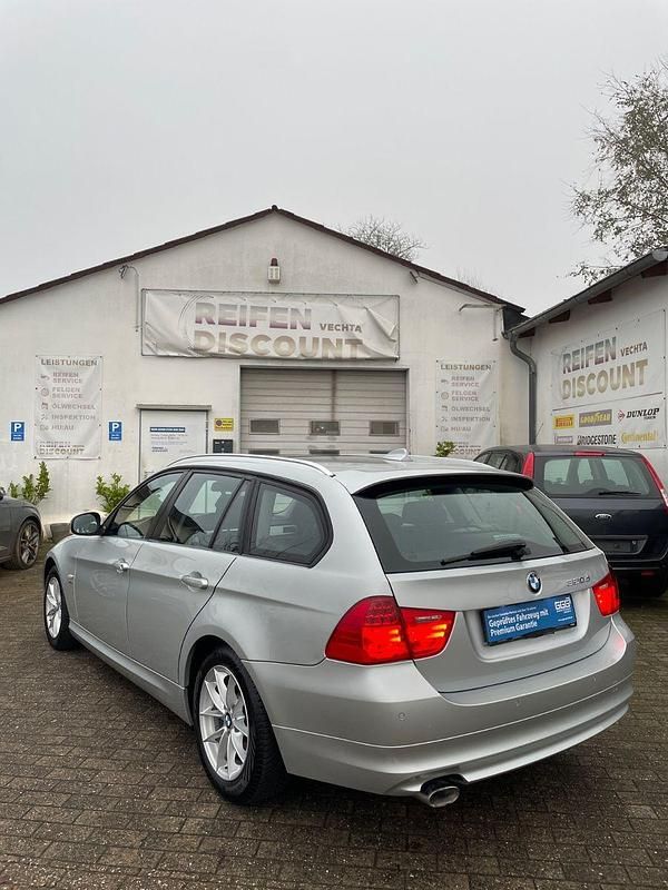 Gebraucht BMW 320 Comfort Edition 184 PS (135 kW) 2012 Silber Kombi