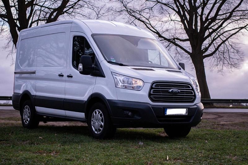 Gebraucht Ford Transit 130 PS (95 kW) 2018 Weiß Van / Kleinbus