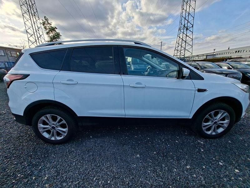 Gebraucht Ford Kuga Titanium 150 PS (110 kW) 2018 Weiß SUV