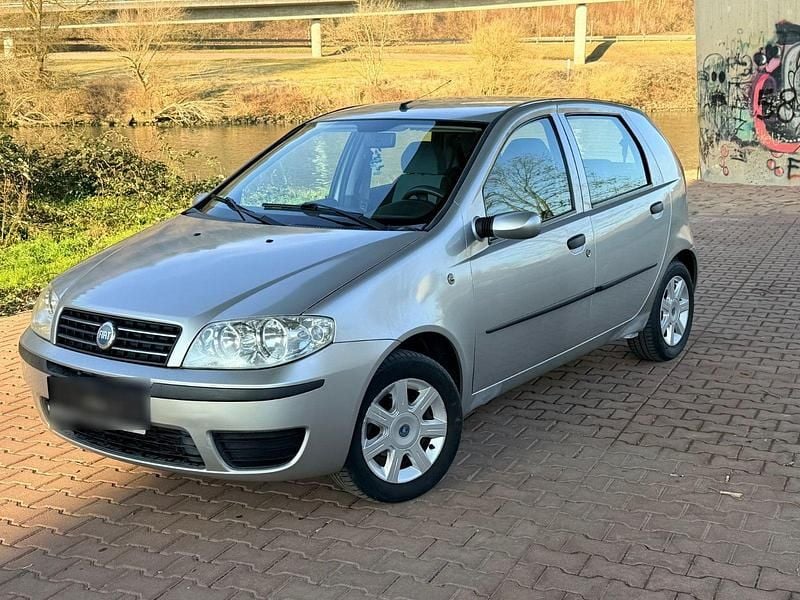 Silber Gebraucht 2005 Fiat Punto Kleinwagen | 1.390 € (Fairer Preis) - Bild 1/4