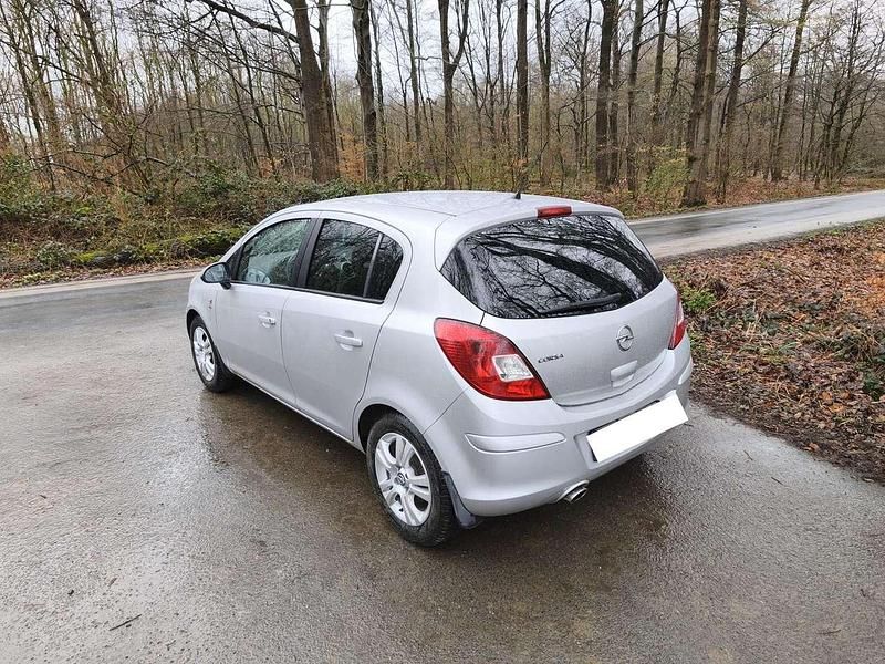 Gebraucht Opel Corsa Satellite 87 PS (63 kW) 2011 Silber Kleinwagen