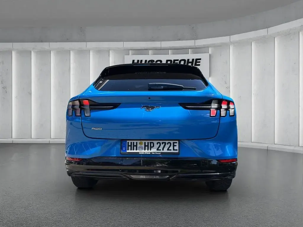 Używany Ford Mustang Mach-E Premium 258 kW (351 KM) 2024 Niebieski SUV