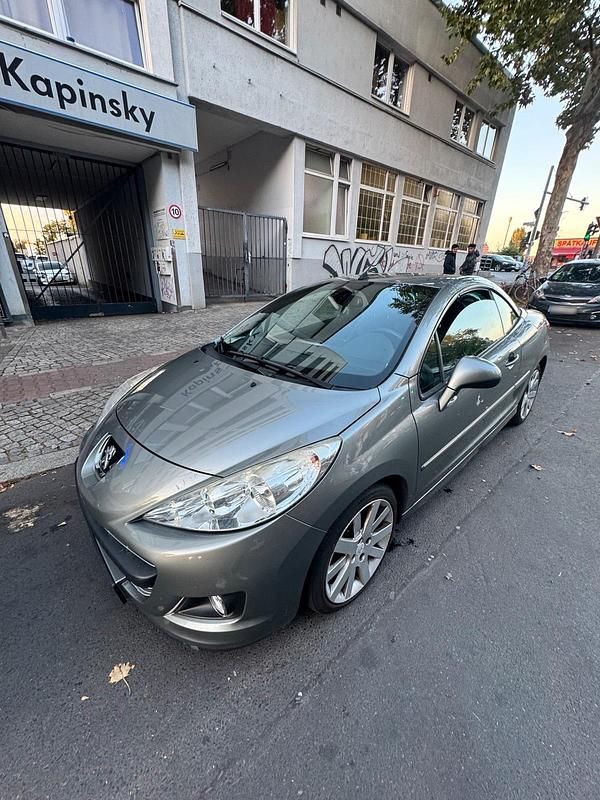 Gebraucht Peugeot 207 CC 116 PS (85 kW) 2013 Grau Cabrio