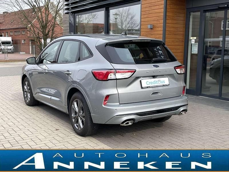 Gebraucht Ford Kuga ST-Line 120 PS (88 kW) 2024 Silber SUV