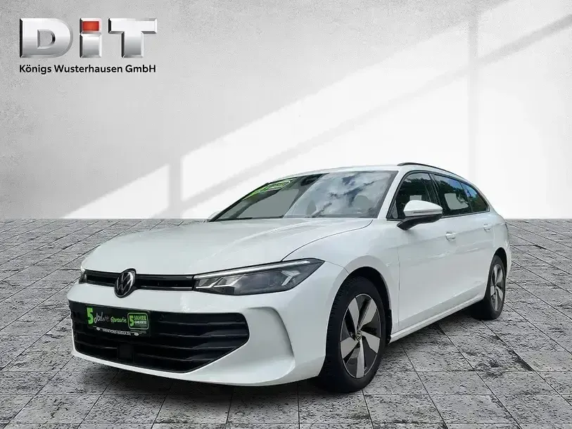 Gebraucht VW Passat 150 PS (110 kW) 2025 Weiß Kombi