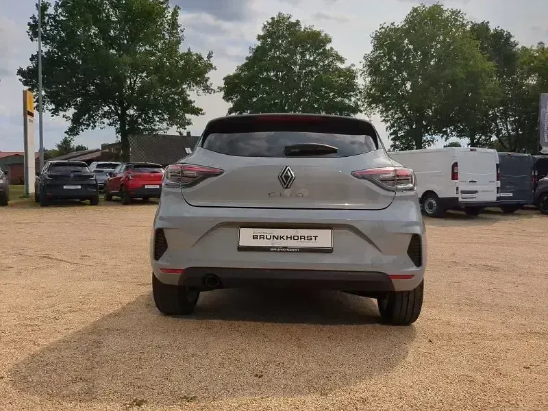 Usata Renault Clio V Evolution 101 CV (74 kW) 2025 Grigio Utilitaria