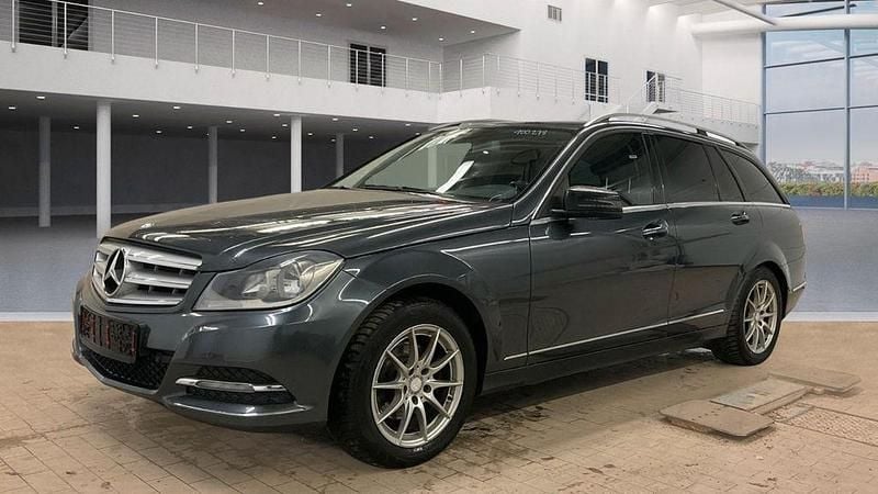 Gebraucht Mercedes C250 204 PS (150 kW) 2013 Grau Kombi