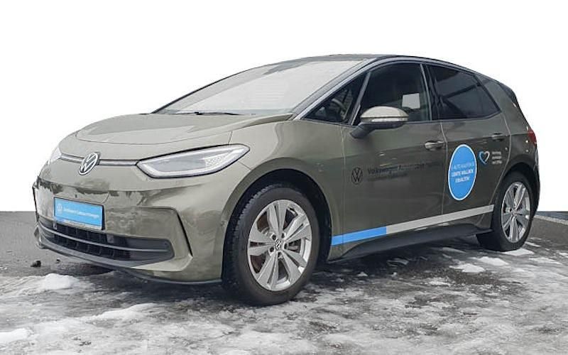 Grün Gebraucht 2023 VW ID.3 Pro Kleinwagen | 55.190 € - Bild 1/4