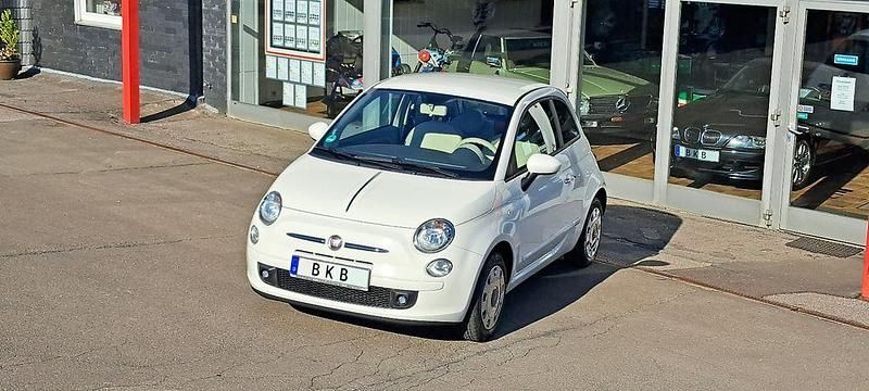 Weiß Gebraucht 2011 Fiat 500 Kleinwagen | 4.990 € (Fairer Preis) - Bild 1/4