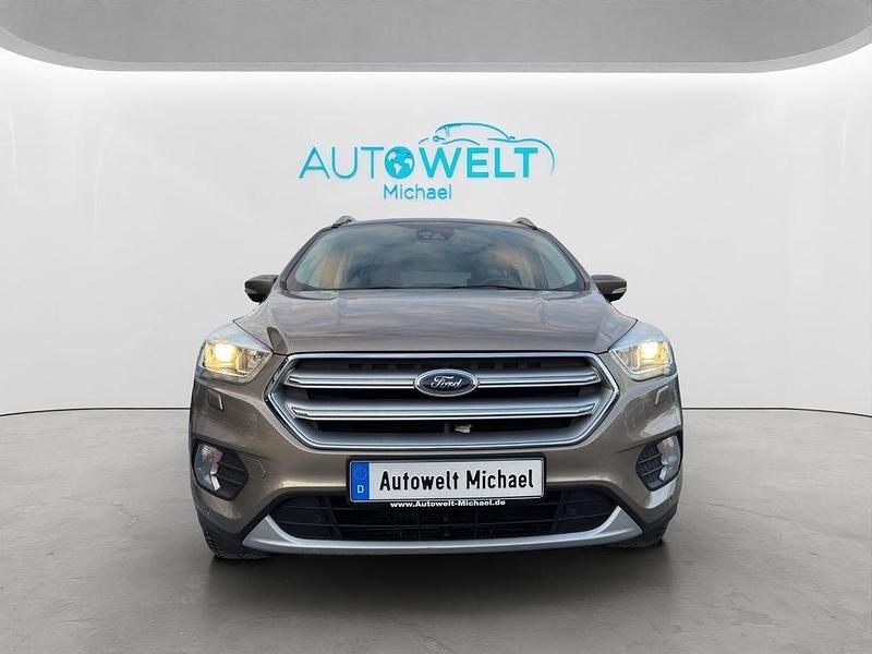 Gebraucht Ford Kuga 150 PS (110 kW) 2018 Grau SUV