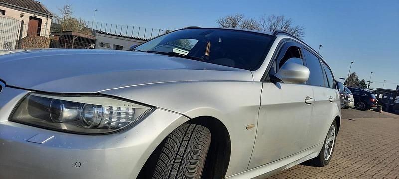 Gebraucht BMW 320 184 PS (135 kW) 2012 Silber Kombi